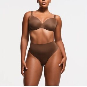 NWT SKIMS Smoothing Intimates Full Coverage Bra in Jasper Size 34B.